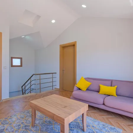 Lavanta Villalari Villa