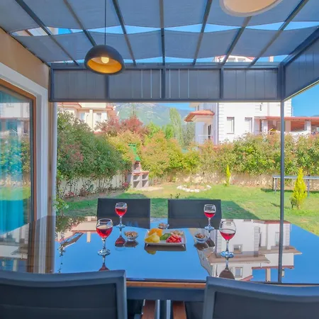 Lavanta Villalari Villa *