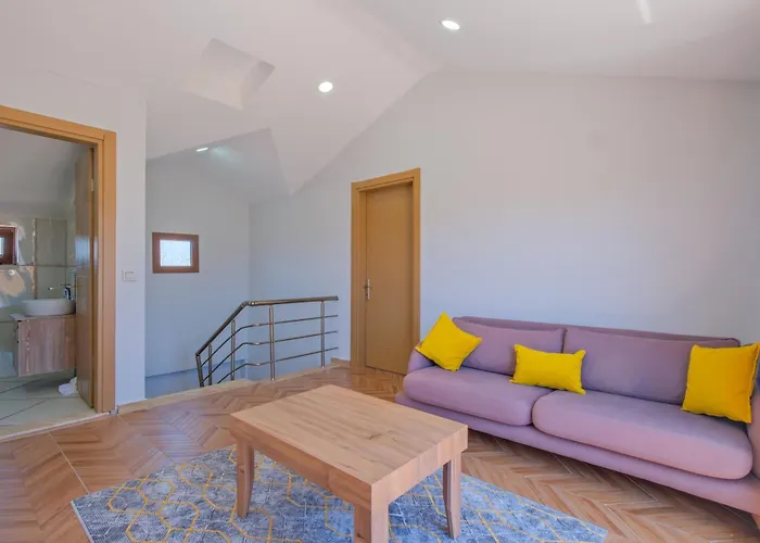 Lavanta Villalari Vilă