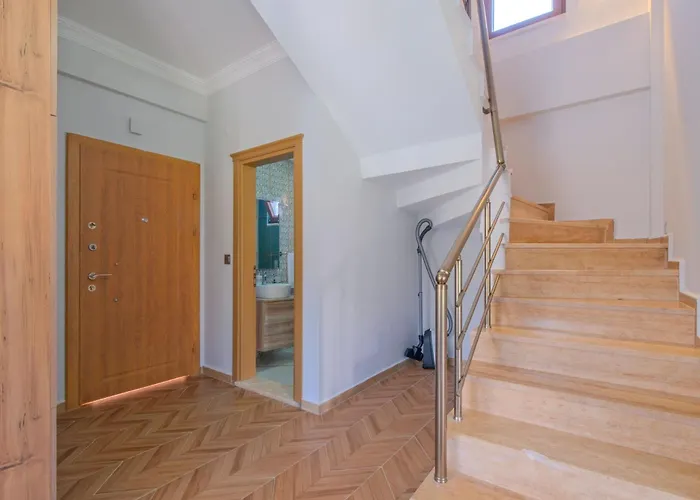 Lavanta Villalari Vilă *