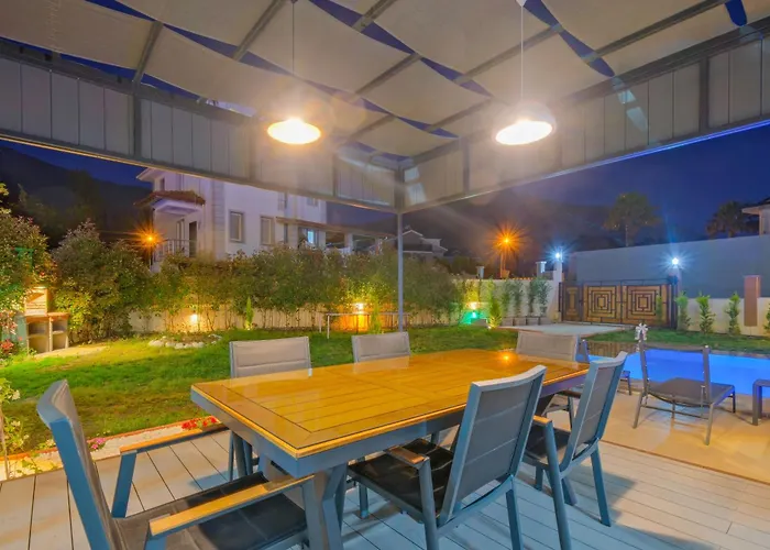 Lavanta Villalari Villa *