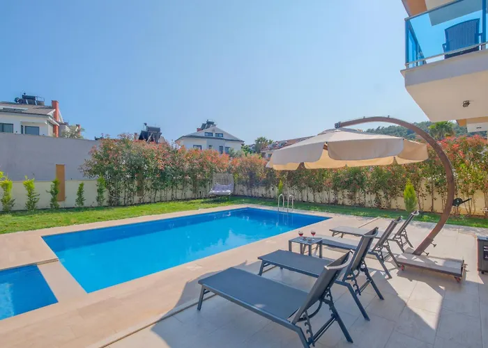 Lavanta Villalari Villa *